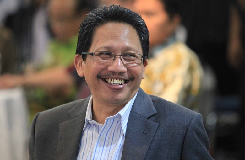 Sang Negarawan: Antara Hamdan Zoelva dan Ahmad Fadlil Sang Negarawan: Antara Hamdan Zoelva dan Ahmad Fadlil