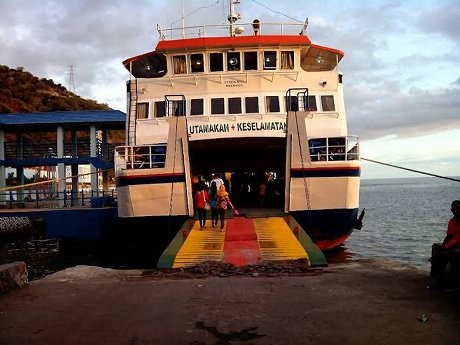 Menjelajahi Danau Tiga Warna Sulut