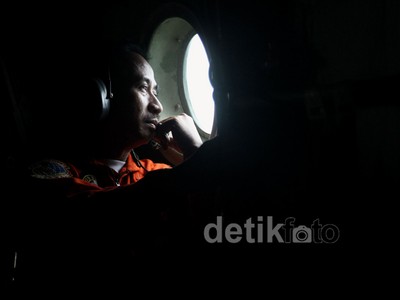 TNI AU Cari AirAsia QZ8501