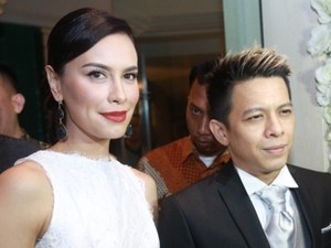 Datang Bersama Ariel ke Resepsi Gracia-David, Sophia Latjuba Pelit Bicara