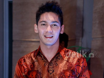 Samuel Zylgwyn Hadir Tanpa Franda di Pernikahan Gracia Indri