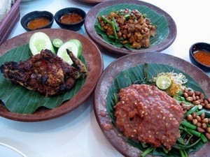 Rekomendasi Restoran: Huaah, Pedas Mantap Ayam Taliwang Khas Lombok