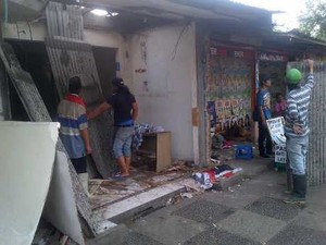 Puluhan Kios di Dekat Stasiun Pasar Minggu Digusur