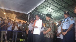 Jokowi: Besok Seluruh Kapal dan Heli Lakukan Pencarian Besar-besaran