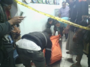 Seorang Pria Ditemukan Tak Bernyawa di Toko Jam