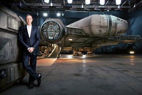 Melihat dari Dekat Millennium Falcon untuk Star Wars: The Force Awakens