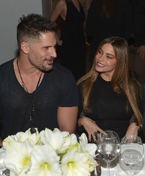 6 Bulan Pacaran, Sofia Vergara dan Kekasih Resmi Tunangan