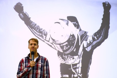 Punya Pendekatan Sip, Vettel Diyakini Akan Cepat Nyetel di Ferrari