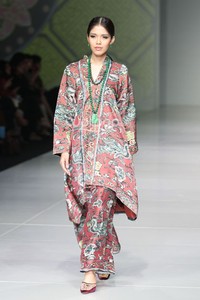 Ghea Panggabean Peranakan Show. Bazaar Fashion Festival 2014 at Jakarta Convention Center. Senayan. Jakarta. [Foto: Mohammad Abduh/Wolipop]