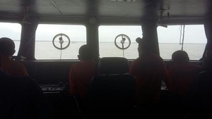 Begini Momen Saat Kapal Basarnas Bergerak Menuju Lokasi AirAsia Jatuh