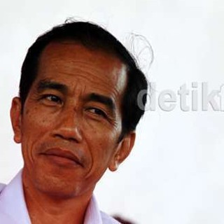 Seperti SBY, Jokowi Juga Turunkan Harga BBM