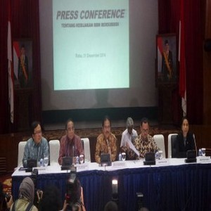 Harga BBM Naik Diumumkan Jokowi, Saat Turun Diumumkan Para Menteri