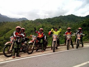 Viar Jelajahi Tana Toraja