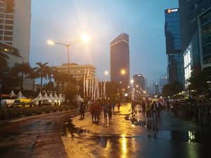 Usai Hujan, Bundaran HI Makin Ramai