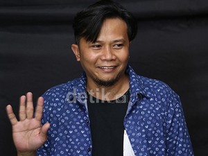 Terakhir Kali Manggung Bareng NOAH, Reza Nyanyi Mungkin Nanti