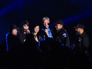 MLTR Selfie dengan Penggemar di Tengah Konser di Trans Hotel Bandung