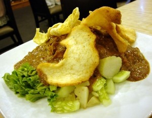 Rekomendasi Restoran: Puas Menyantap Gado- gado Segar Berbumbu Kacang Khas Indonesia