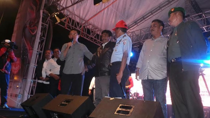 Ahok Kecewa Renungan di Tahun Baru Dihujani Kembang Api