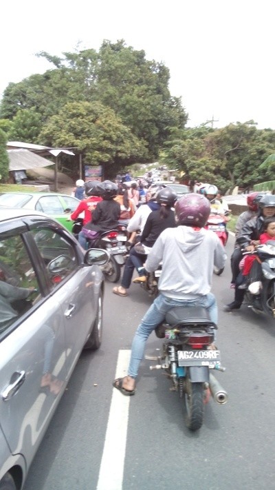 Libur Tahun Baru, Wisata Bandungan Semarang Macet Dua Arah