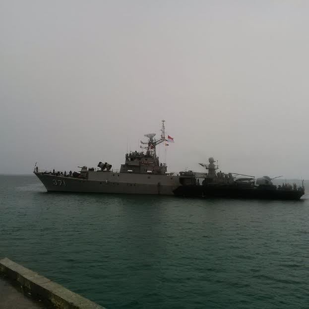 KRI Pattimura, Mencapai Lokasi Hilang AirAsia Setelah Tenggelamkan Kapal Pencuri Ikan