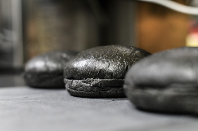 Tahun 2015 Sebaiknya Tinggalkan Makanan Hitam dan Bebas Gluten