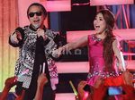Aksi Duet Nidji dan Ayu Ting Ting