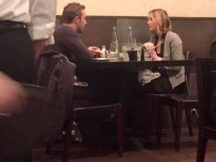 Kepergok Dinner Berduaan, Jennifer Lawrence dan Chris Martin Balikan?