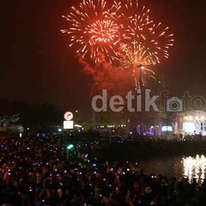 Tahun Baru: Data Melonjak, Suara Anjlok