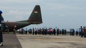 12 Jenazah Penumpang AirAsia Tiba di Lanudal Juanda