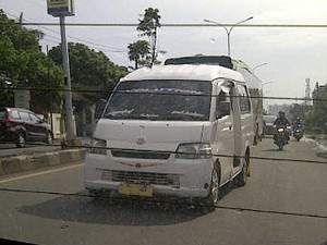 Wuih, VW Gran Max Jadi Angkot di Ciputat