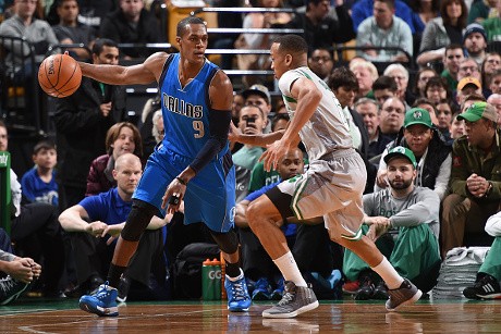 Kembali Tampil di TD Garden, Rondo Antar Mavs Kalahkan Tuan Rumah Celtics