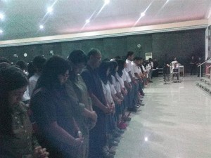 Tangis Haru Warnai Doa Bersama di SMA Dempo yang Kehilangan Siswa dan Alumni