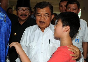 Wapres JK Minta Menhub Jonan Beri Penjelasan Terkait Izin Hantu AirAsia