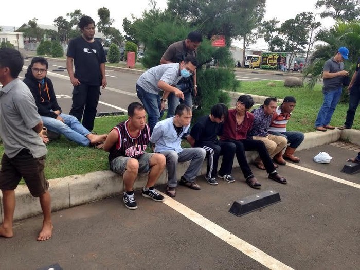 BNN Tangkap 5 WNA Pengedar Narkoba Saat Transaksi di Kalideres