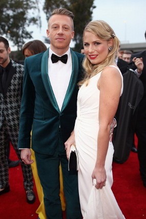 Macklemore dan Tunangan Segera Dikaruniai Anak Pertama