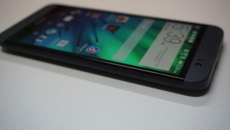 HTC One E8, Tetap Keren Tanpa Bodi Metal HTC One E8, Tetap Keren Tanpa Bodi Metal