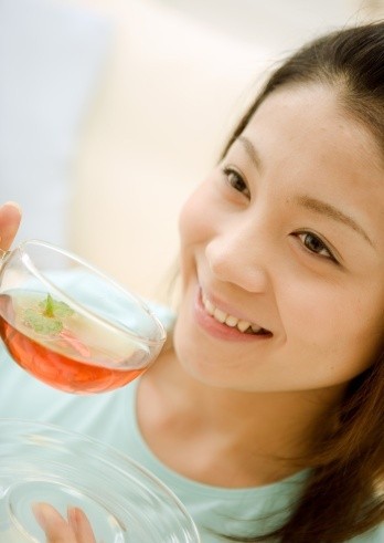 Usai Liburan, Konsumsilah Teh Herbal dan Lemon untuk Detoks Tubuh