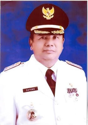 Wanted: Satono, Bupati Terkorup Rp 119 Miliar Wanted: Satono, Bupati Terkorup Rp 119 Miliar