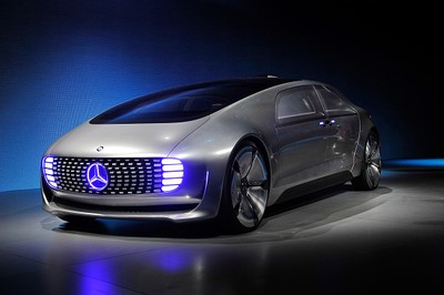 Futuristik! Mobil Tanpa Sopir Mercedes Benz
