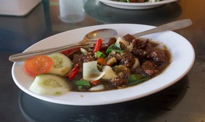 Yuk, Makan Siang dengan Nasi Hangat Plus Daging Sapi Berbumbu Lada Hitam!