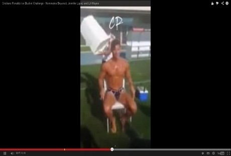 Agustus: Ramai-ramai Guyur Badan Pakai Es untuk Kampanye ALS