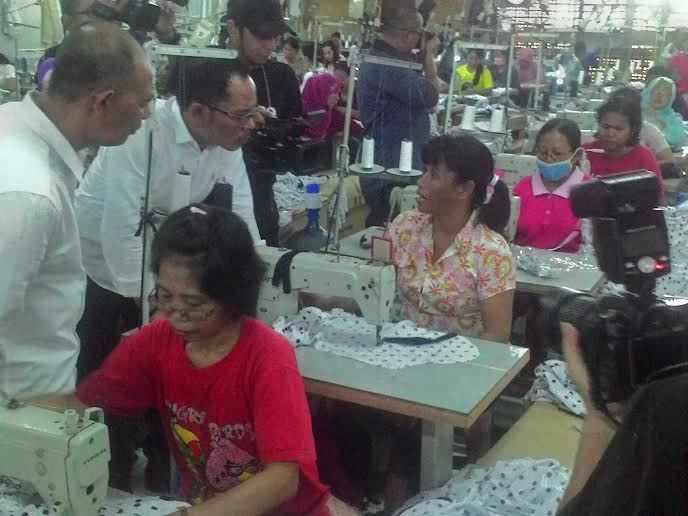 Sidak Pabrik Garmen, Menaker Telepon Pengelola untuk Bereskan Prosedur