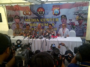 Dari 8 Jenazah Korban AirAsia, 4 di Antaranya Teridentifikasi Melalui Tes DNA