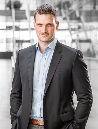 Pria Ini Siap Permak Mobil-mobil Canggih McLaren