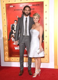 Kaley Cuoco dan Ryan Sweeting di premiere 'The Wedding Ringer' pada Selasa (6/1/2014) di Hollywood, California. Jason Merritt/Getty Images/detikFoto.