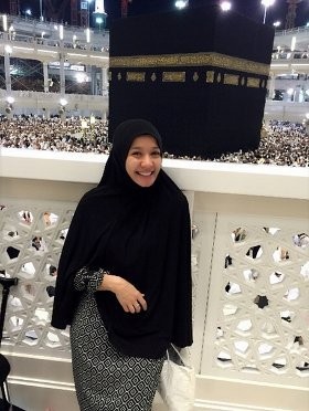 Tanpa Make Up, Laudya Cynthia Bella Cantik Berhijab