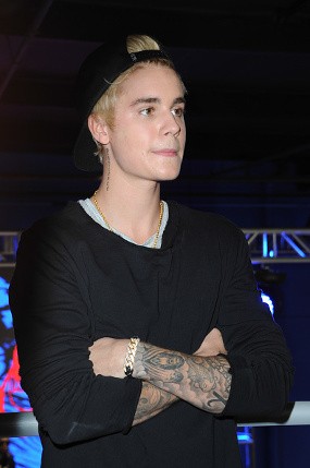 Justin Bieber Patah Kaki karena Main Bola