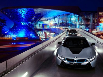 Melihat Showroom Pusat BMW di Jerman