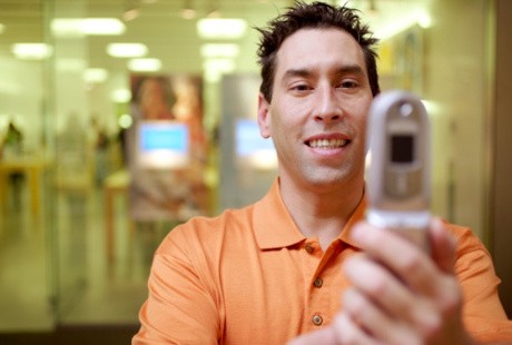 Studi: Selain Narsis, Pria yang Hobi Selfie Cenderung Antisosial