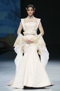 Widhi Budimulya Peranakan Show. Bazaar Fashion Festival 2014 at Jakarta Conventioon Center. Jakarta. [Foto: Mohammad Abduh/Wolipop]